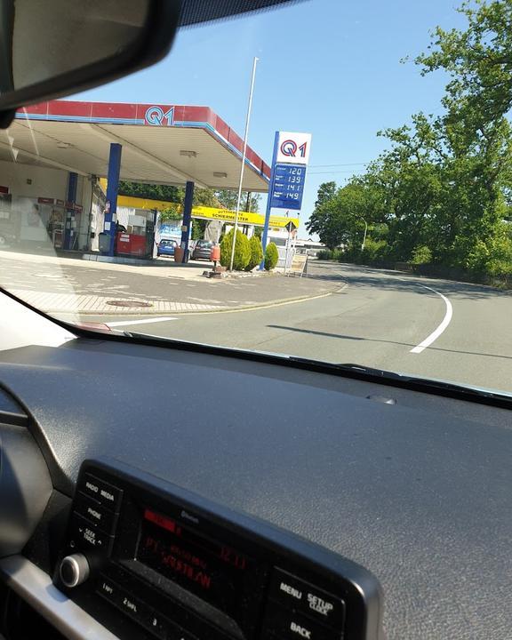 Q1 Tankstelle